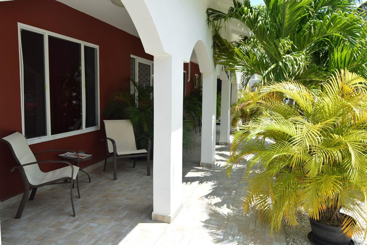 Ladybugs Apartments Palm Beach Exterior foto